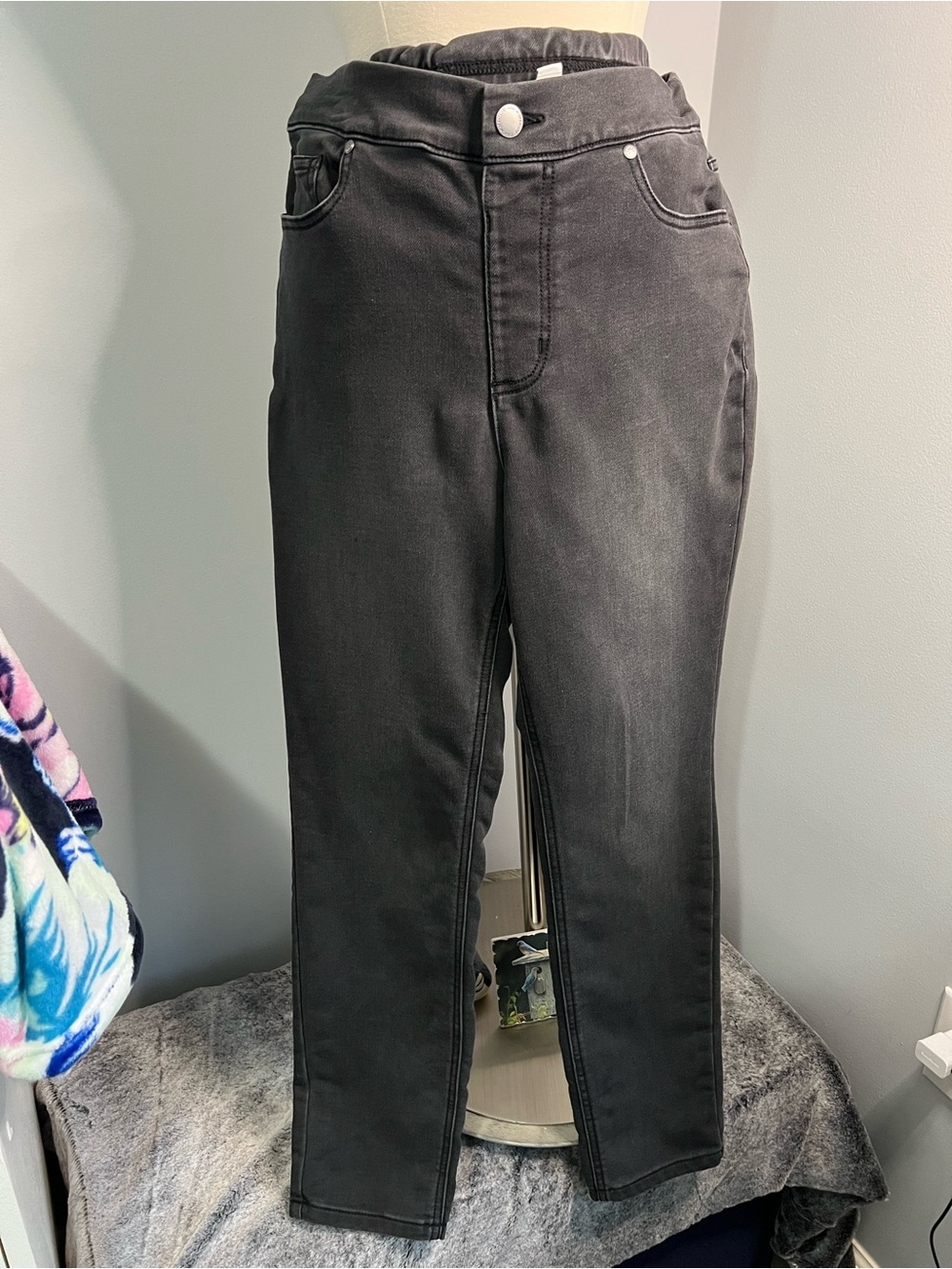 Isaac Mizrahi Live! Size 12 Black Divine Denim Pull-On Slim Leg Jeans